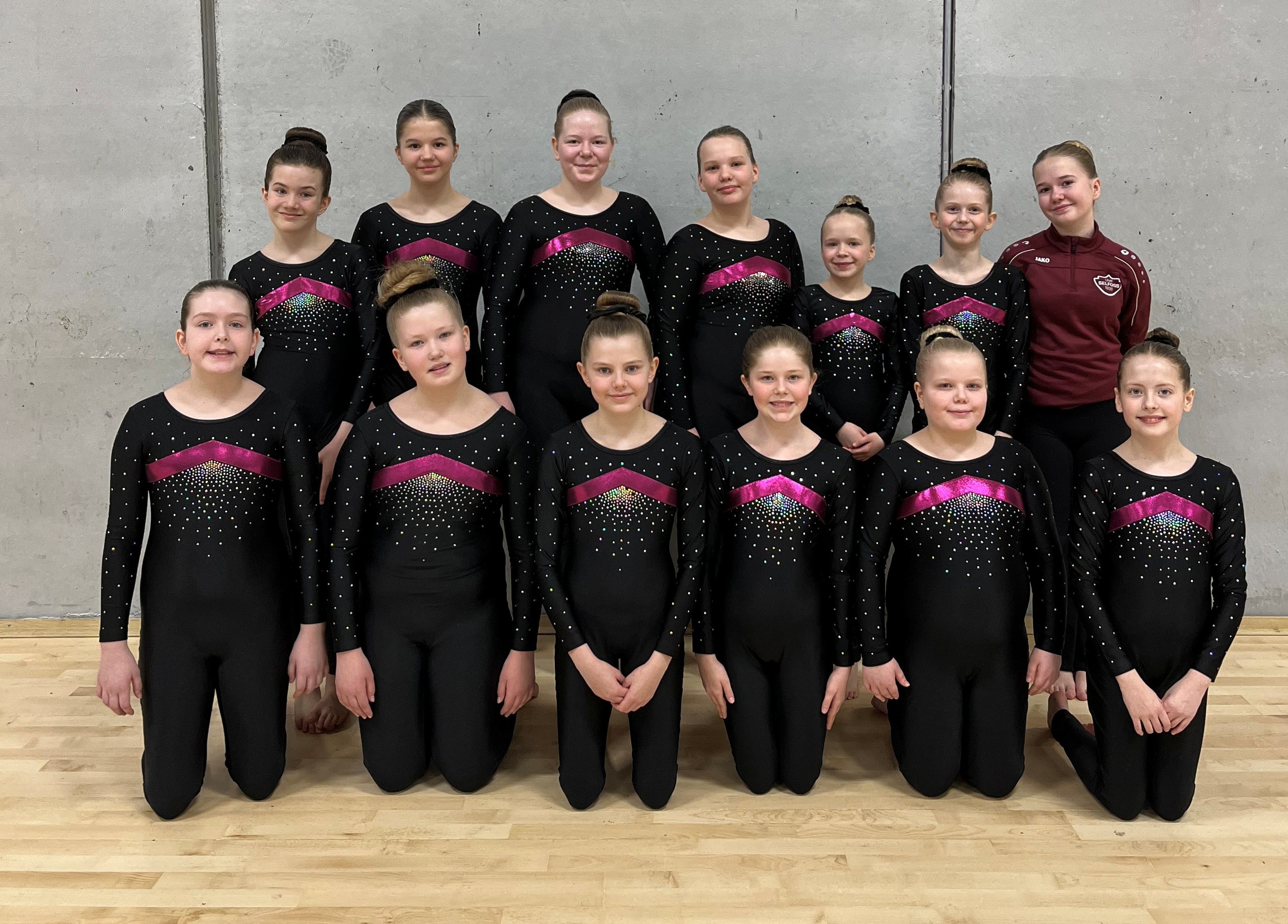 3. flokkur 2 keppti í stökkfimi