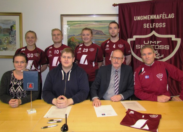 20141110 Handbolti Samningur við Landsbankann